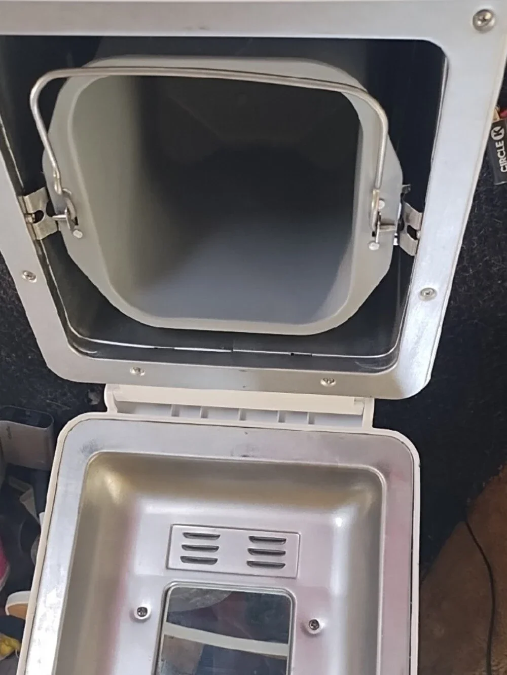 Bread Maker-(For Those Who' Don't  Want To Be A Zombie In 10 Years From GMOs.)